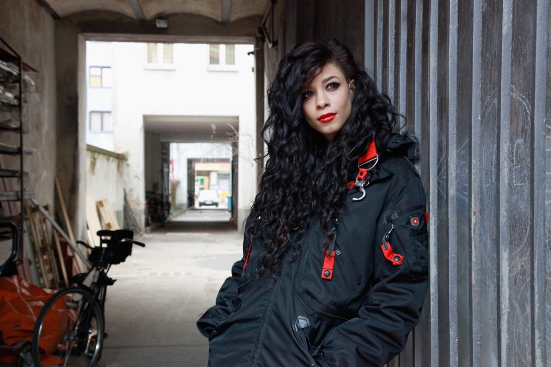 Berta trifft Simonne Jones 